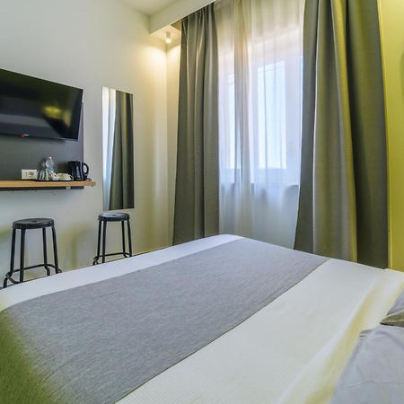 Room 65 Катания Экстерьер фото
