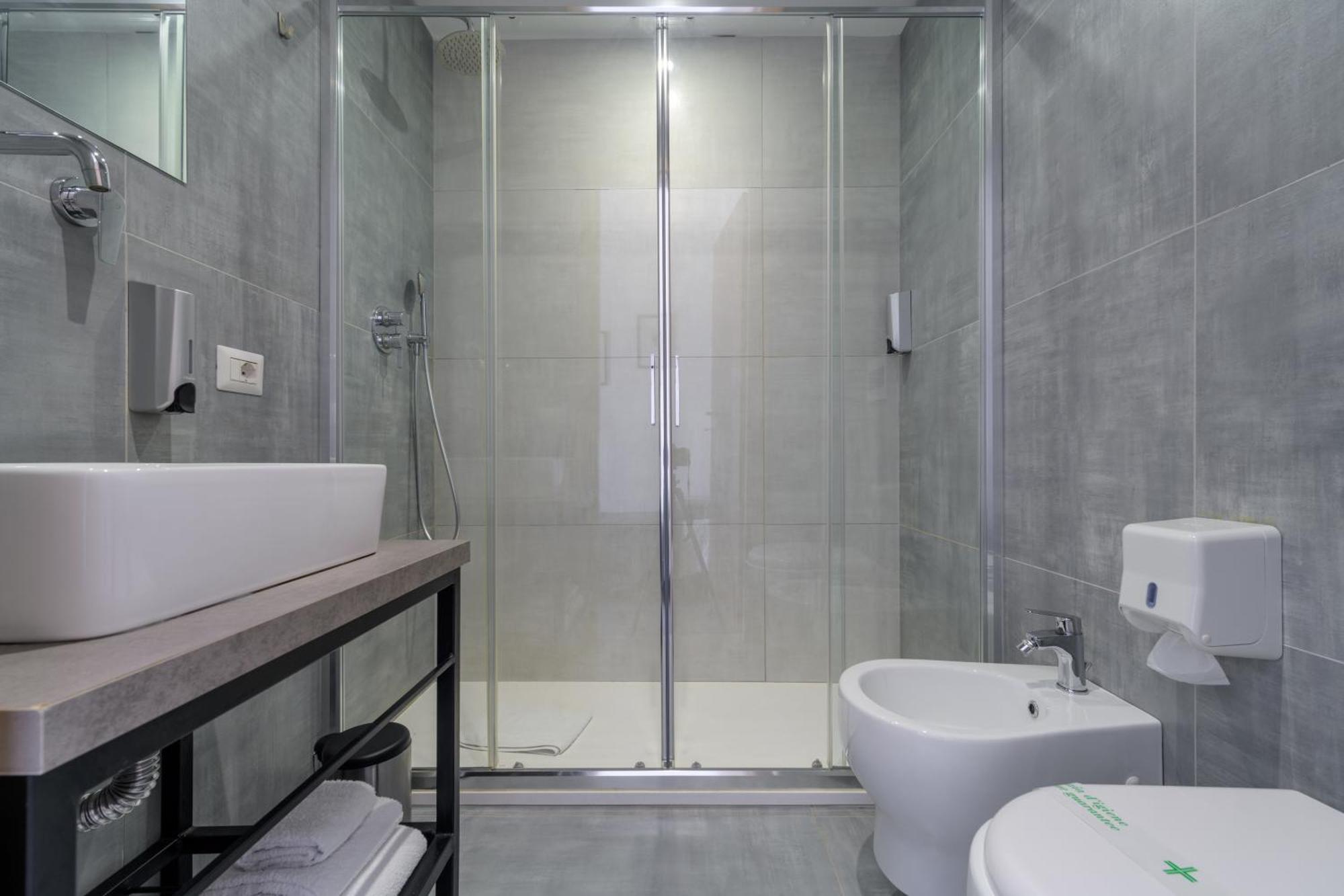 Room 65 Катания Экстерьер фото