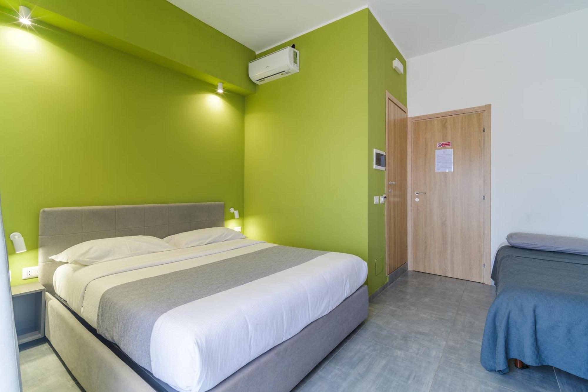 Room 65 Катания Экстерьер фото