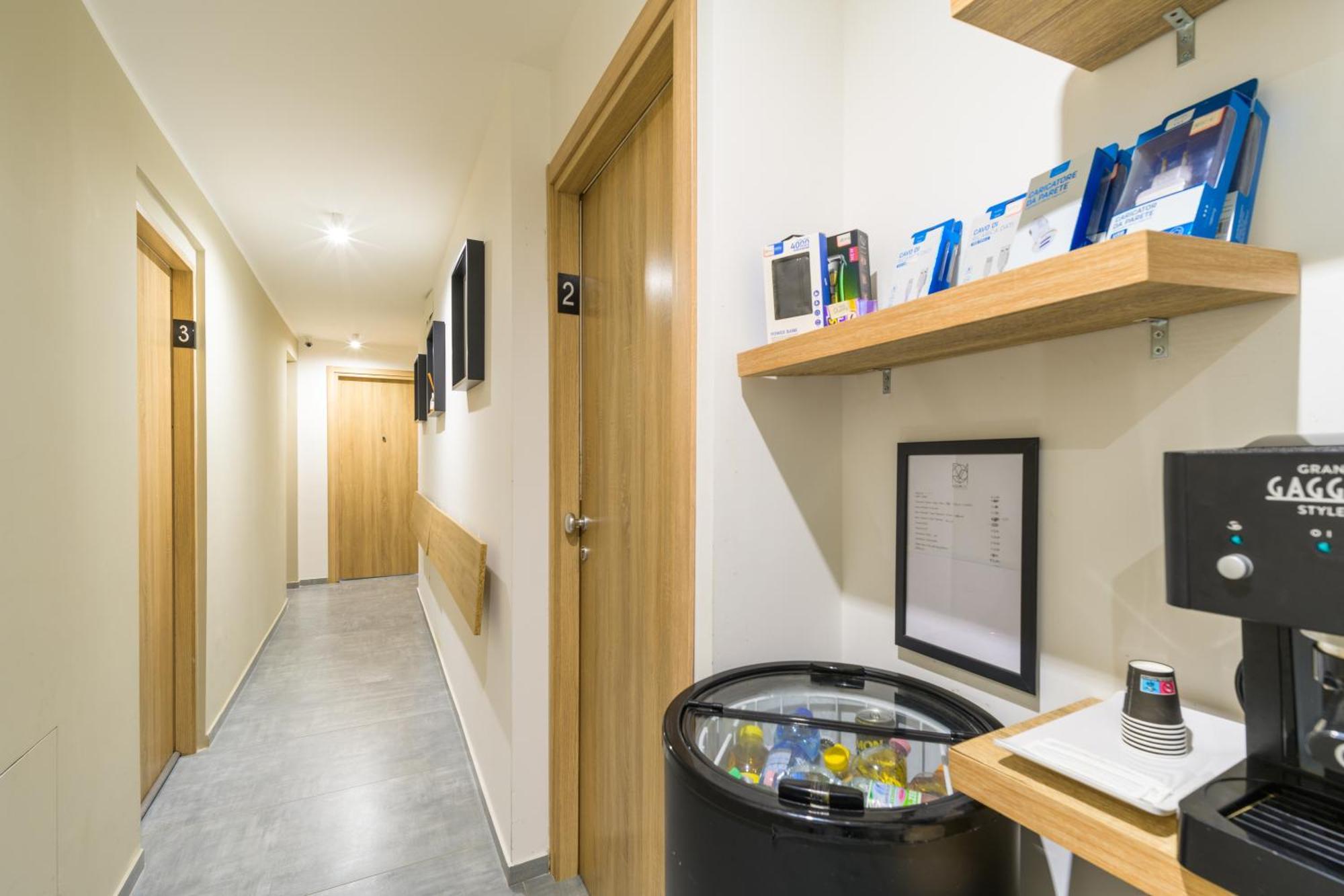 Room 65 Катания Экстерьер фото
